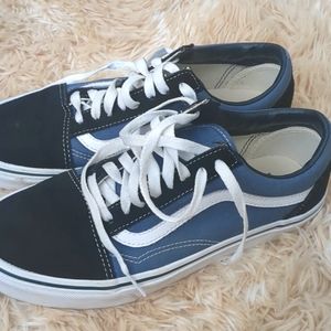 Super cute slightly used Vans. Low top